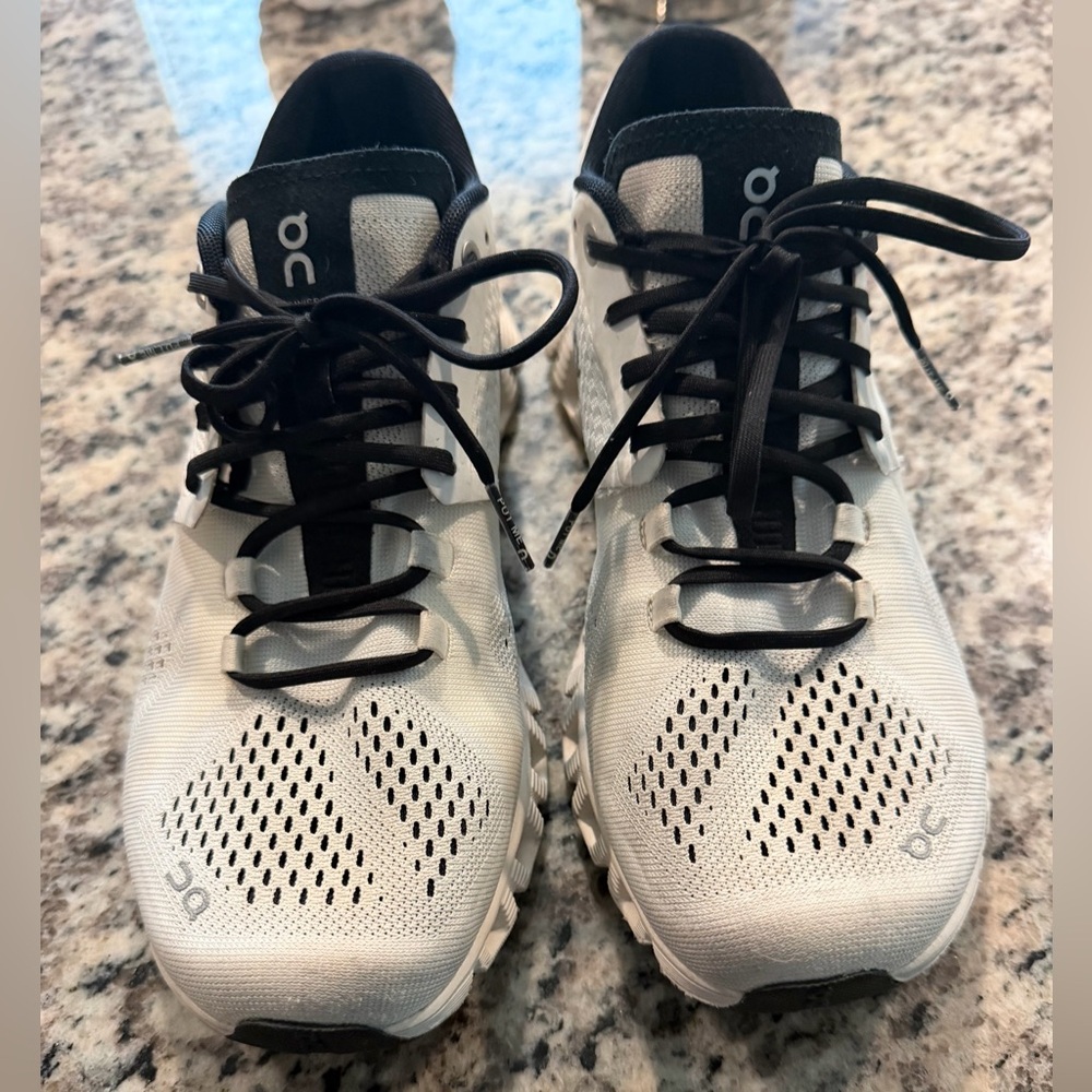 On Running Cloud White and Black Running Sneakers - Picture 2 of 8